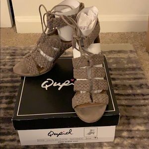 Qupid. Size 7 taupe block heel